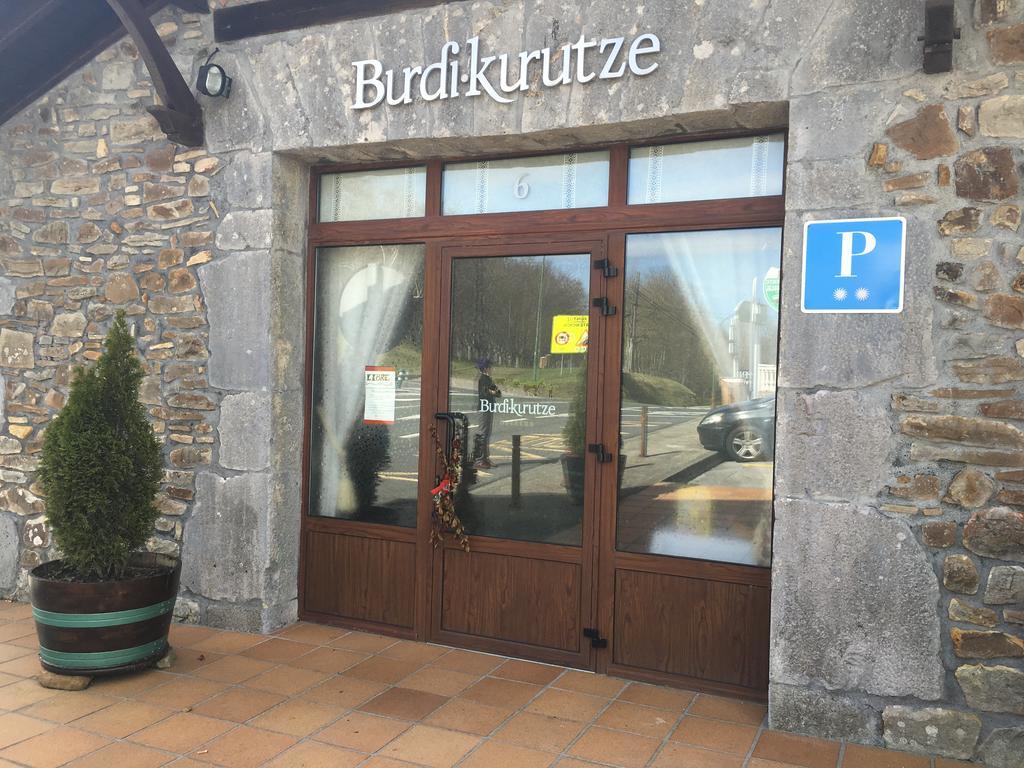 Burdi -Kurutze Pension Urquiola Dış mekan fotoğraf